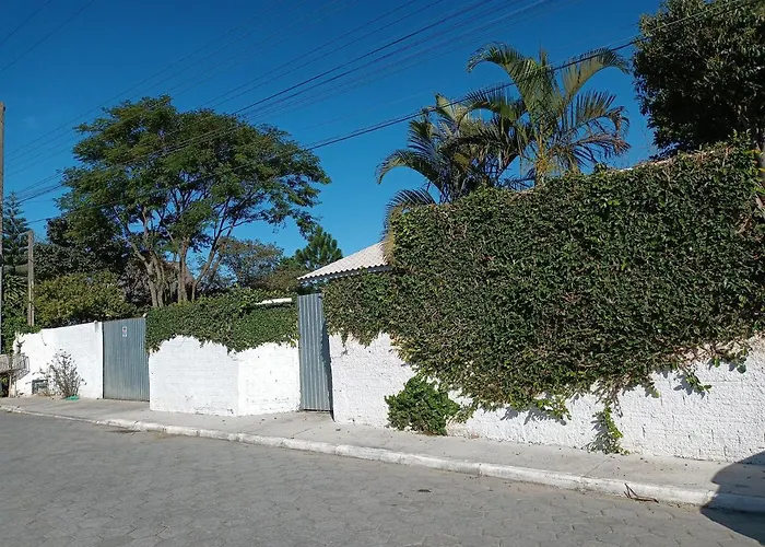 Studio Cravo E Canela - Aconchego E Privacidade, Ideal Para Casais, Com Cozinha Completa, Wi-Fi, Vaga De Garagem, Excelente Custo Beneficio, Lugar Tranquilo Entre As Praias Dos Ingleses E Mocambique