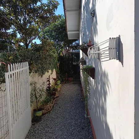 Studio Cravo E Canela - Aconchego E Privacidade, Ideal Para Casais, Com Cozinha Completa, Wi-Fi, Vaga De Garagem, Excelente Custo Beneficio, Lugar Tranquilo Entre As Praias Dos Ingleses E Mocambique Florianopolis Exterior photo