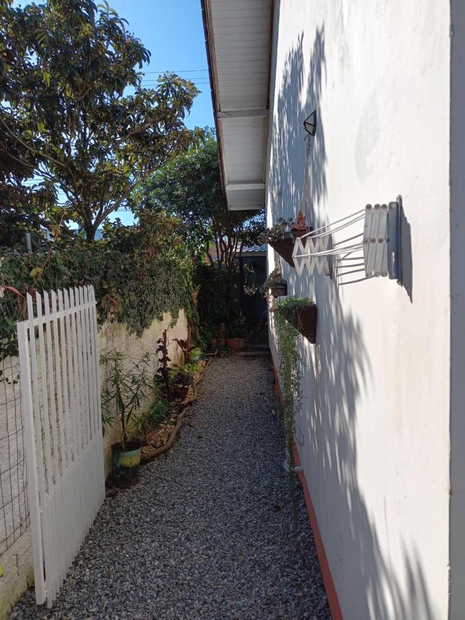 Cravo E Canela - Aconchego E Privacidade, Ideal Casais, Com Cozinha Completa, Wi-fi, Vaga De Garagem, Excelente Custo Beneficio, Lugar Tranquilo Entre As Praias Dos Ingleses E Mocambique * Florianópolis